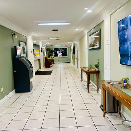 Astoria Hotel North Данвил Екстериор снимка