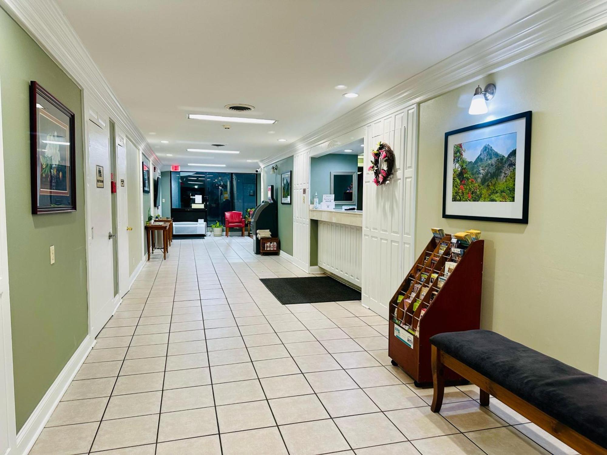 Astoria Hotel North Данвил Екстериор снимка